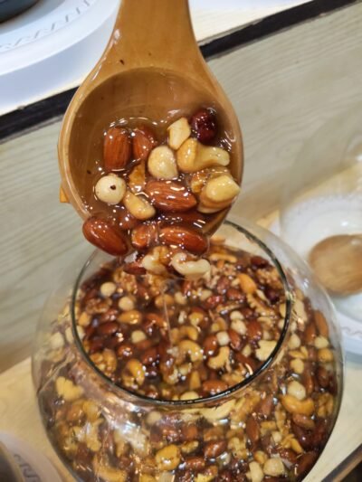 عسل مكسرات